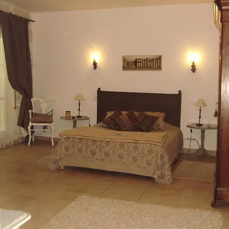 Domaine Des Chais 3*