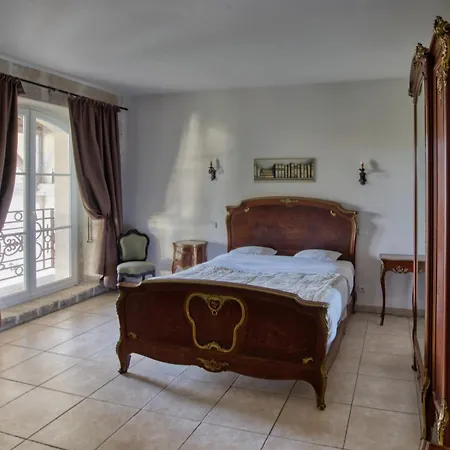 Domaine Des Chais 3*