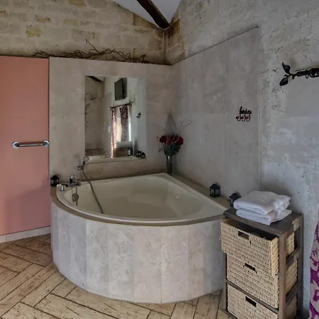 Domaine Des Chais Hotel Thénac