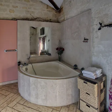 Hotel Domaine Des Chais 3*