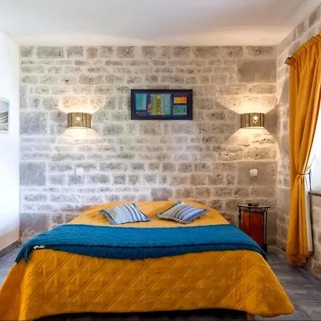 Domaine Des Chais 3*