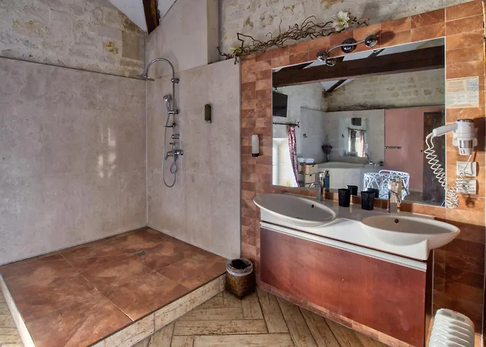 Hotel Logis Domaine Des Chais