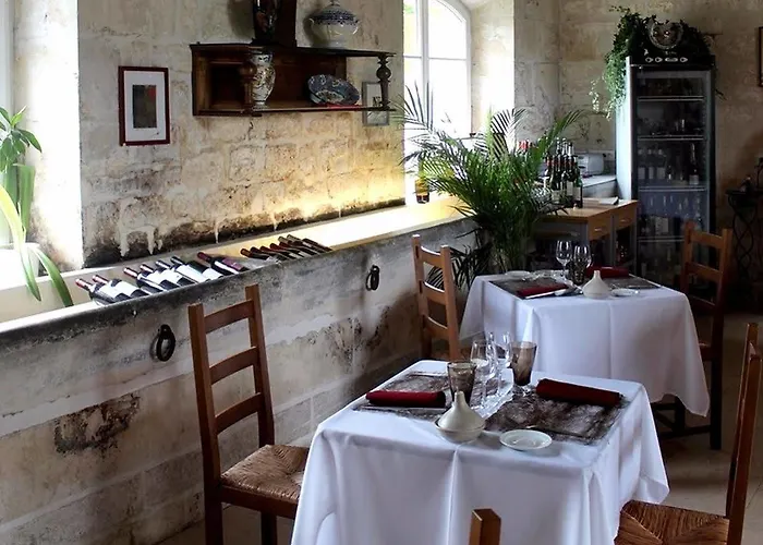 Logis Domaine Des Chais Hotel 3*